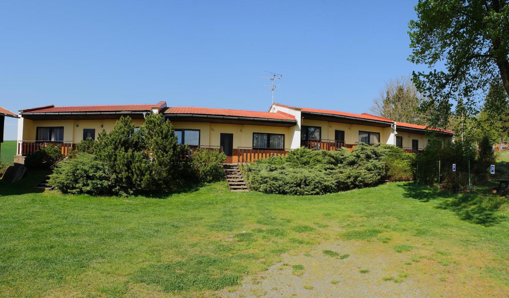 Bungalovy a ubytování Ratibořice- Zlíč Česká Skalice Esterno foto